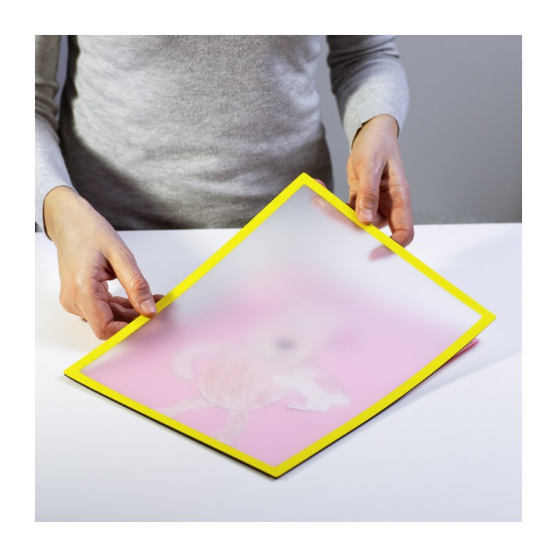 Buzunar magnetic A4 cu chenar galben