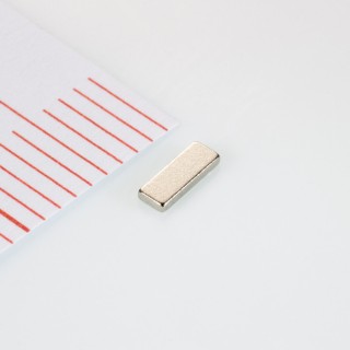 Magnet neodim bloc 4,2x1,5x0,6 N 80 °C, VMM8-N45