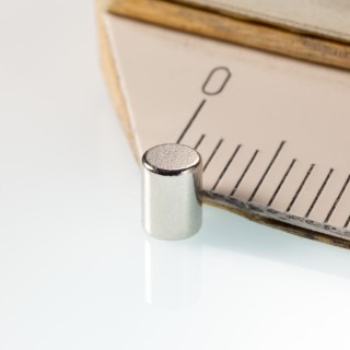 Magnet neodim cilindru cu diam.3x4 N 80 °C, VMM4-N35