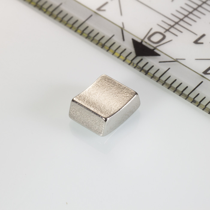 Magnet neodim segment R15,50xr12,50x30°x6 N 180 °C, VMM5UH-N35UH