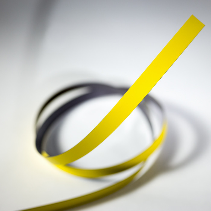 Bandă magnetică 10x0,6 mm galbenă
