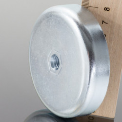 Magnet oală diam. 80 x înălțime 18 mm cu filet interior M10