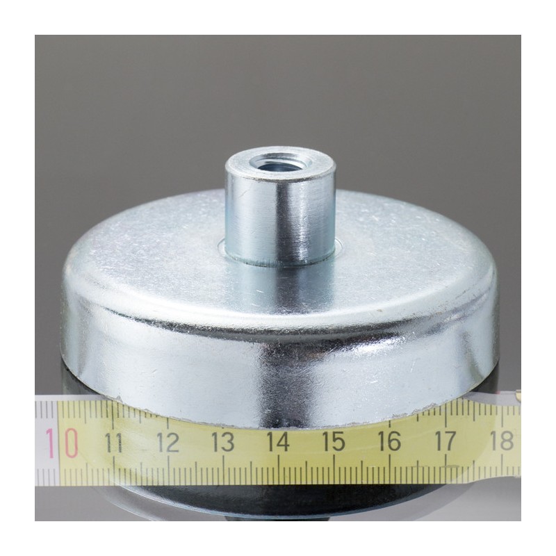 Magnet oală cu coadă, diam. 80 x înălțime 18 mm cu filet interior M10, înălțime filet 16 mm
