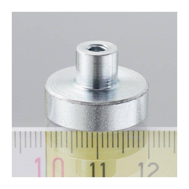 Magnet oală cu coadă, diam. 20 x înălțime 6 mm cu filet interior M4, înălțime filet 7 mm