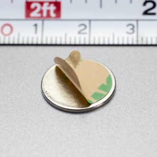 Magnet neodim cu autocolantă 3M, diam.15x1 mm, grosime autocolantă 0,06 mm