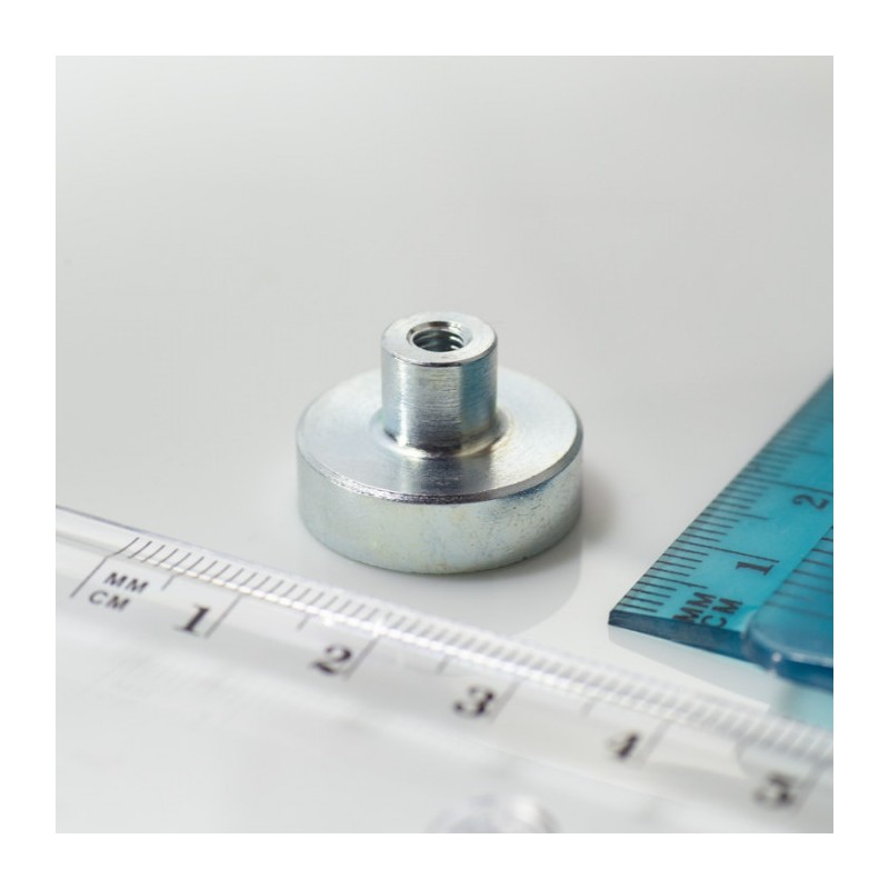 Magnet oală cu coadă, diam. 20 x înălțime 6 mm cu filet interior M4, înălțime filet 7 mm, magnet SmCo