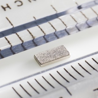 Magnet neodim bloc 4,2x2x0,6 N 150 °C, VMM8SH-N45SH