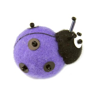 Magnet de frigider din pâslă - buburuză violet
