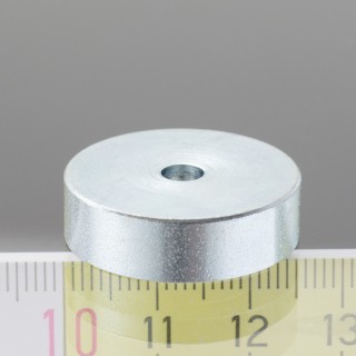 Magnet oală diam. 25, înălțime 7 mm, cu gaură pentru șurub cu cap înecat diam. 4,5