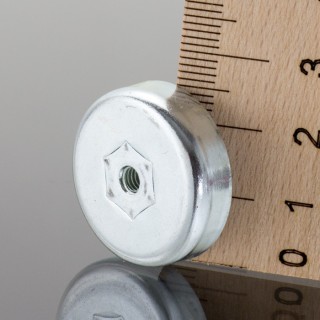 Magnet oală diam. 25 x înălțime 7 mm cu filet interior M4-6H