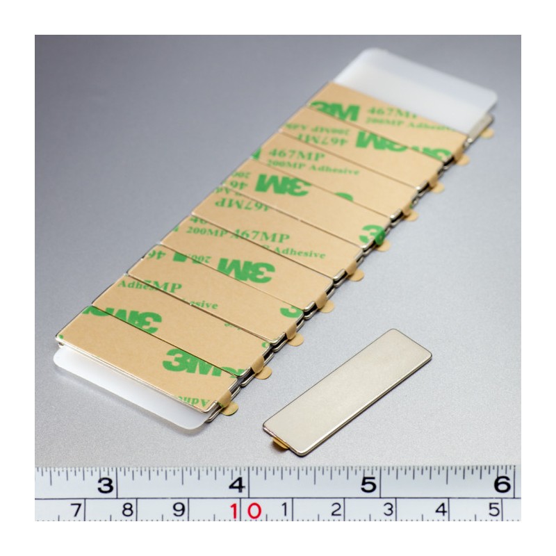 Magnet neodim cu autoadeziv 30x10x1 N 80 °C - set 2 buc, VMM4-N35 conține doi magneți care se atrag