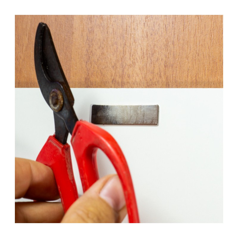 Magnet neodim cu autoadeziv 3M, 40x12x1 mm, grosime autocolantă 0,06 mm