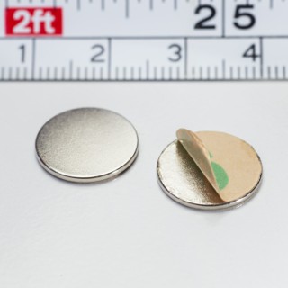 Magnet neodim cilindru cu autoadeziv cu, MAG NM-A 13x1 N VMM4-80 °C SV SET N/S, conține doi magneți care se atrag
