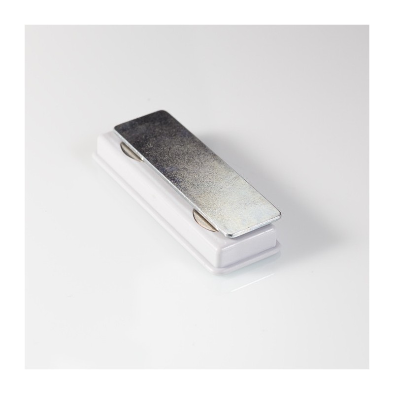 Magnet pentru ecuson magnetic