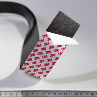 Bandă magnetică cu autoadeziv puternic 50x1,6 mm