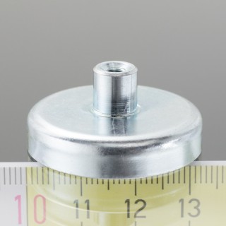 Magnet oală cu coadă, diam. 32 x înălțime 7 mm cu filet interior M4, înălțime filet 8 mm