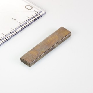 Magnet neodim bloc 26x5,6x2 P 180 °C, VMM5UH-N35UH