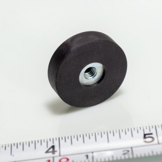 Magnet oală cauciucat diam. 22x6-M4-6H