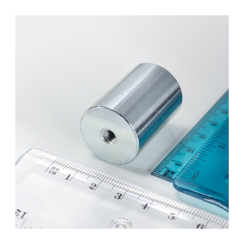 Magnet oală cilindru diam. 25 x înălțime 35 mm cu filet interior M6. lungime filet 9 mm