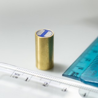 Oală magnetică din alamă cu toleranță h6 diam. 10 x înălțime 20 mm