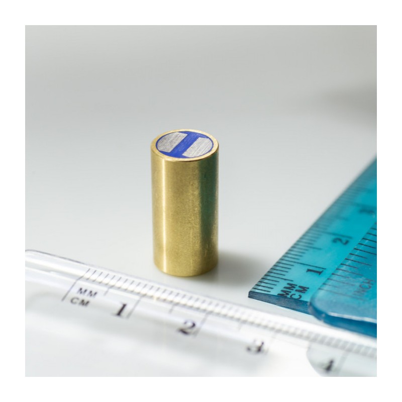 Oală magnetică din alamă cu toleranță h6 diam. 10 x înălțime 20 mm