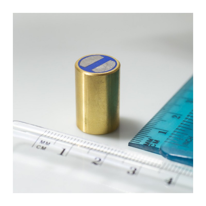 Oală magnetică din alamă cu toleranță h6 diam. 13 x înălțime 20 mm
