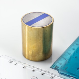 Oală magnetică din alamă cu toleranță h6 diam. 32 x înălțime 40 mm