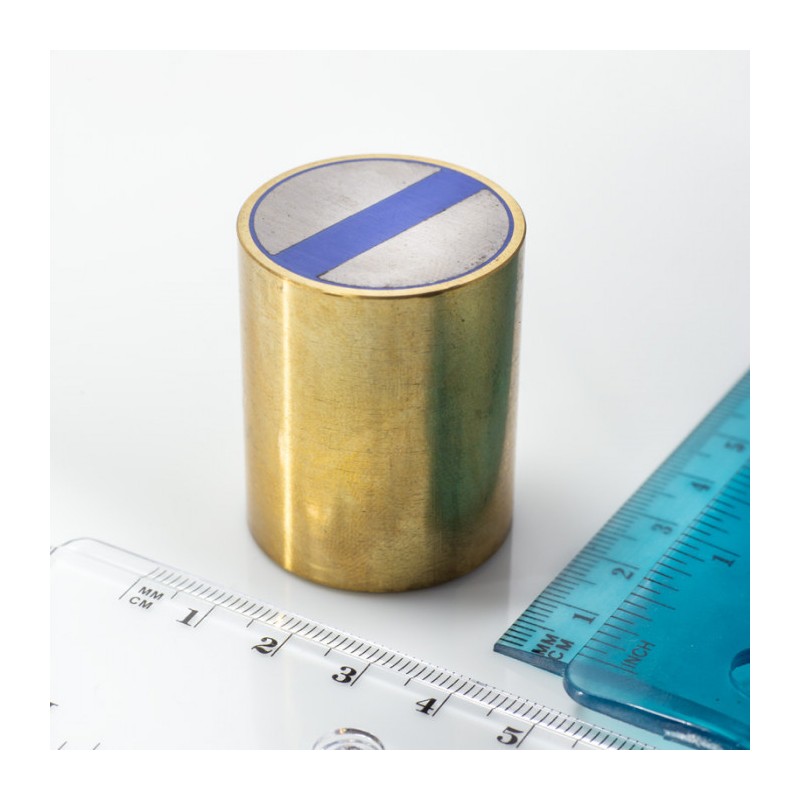 Oală magnetică din alamă cu toleranță h6 diam. 32 x înălțime 40 mm