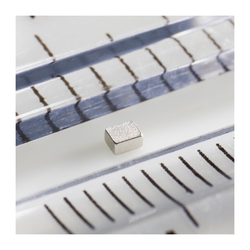 Magnet neodim bloc 1,5x1,2x0,8 N 80 °C, VMM4-N35