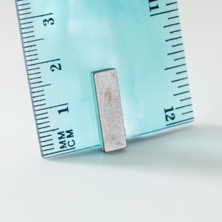 Magnet neodim bloc 18x5,6x2 P 180 °C, VMM5UH-N35UH