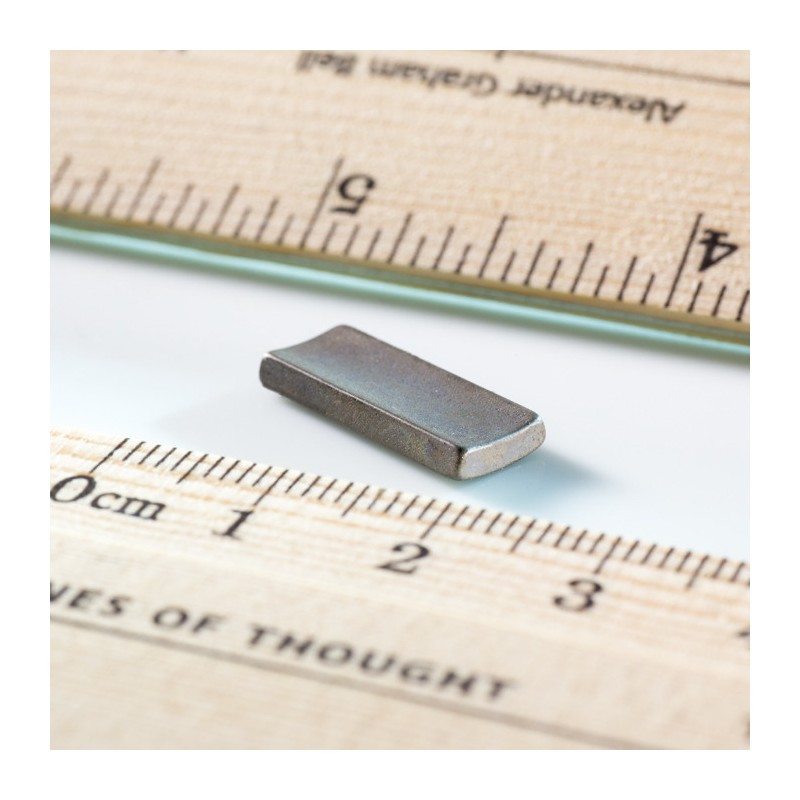 Magnet neodim segment R15,65xr13,40x30°x18 P 180 °C, VMM5UH-N35UH