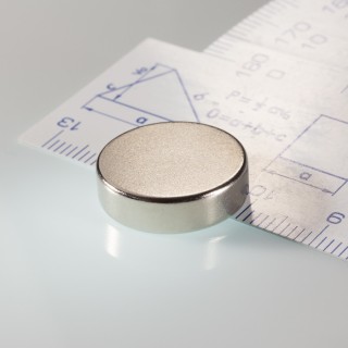 Magnet neodim cilindru cu diam.18x5 N 80 °C, VMM5-N38