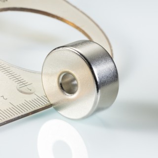 Magnet neodimic 23,8x6,4x10 mm, P-120 °C