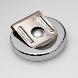 Magnet pentru curea