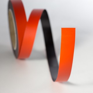 Bandă magnetică 20x0,6 mm roșie