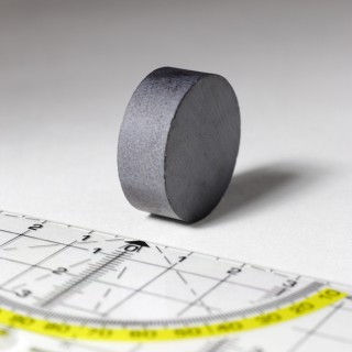 Magnet ferită cilindru diam.27x10