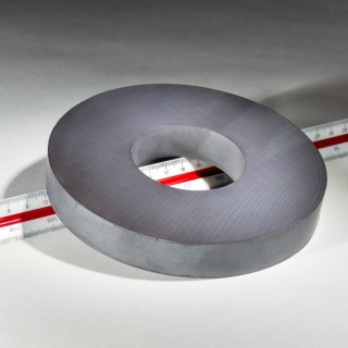 Magnet ferită inel diam.140x diam.57x20