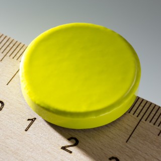 Magnet rotund colorat diam.26x5 galben