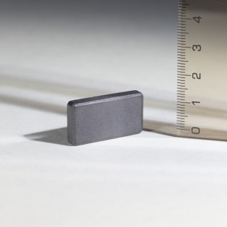 Magnet ferită bloc 28x15x5
