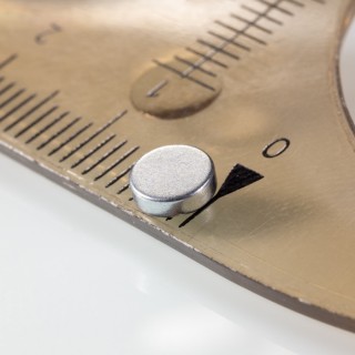 Magnet neodim cilindru cu diam.5x1,5 Z 80 °C, VMM4-N30