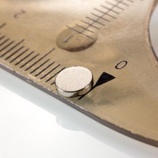 Magnet neodim cilindru cu diam.5x1 N 80 °C, VMM5-N38